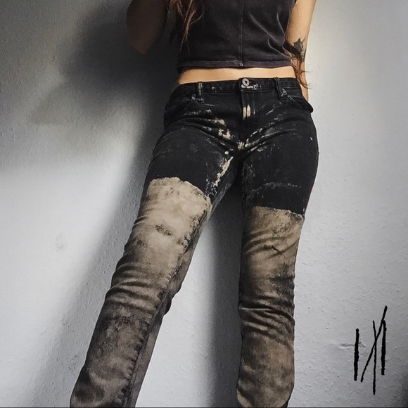 Guess Denim - Custom Bleached Two-tone Guess Low Ride Jeans Guess Denim - Custom Bleached Two-tone Guess Low Ride Jeans